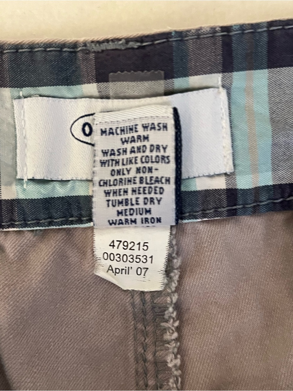 Old Navy Women's Light Taupe Casual Shorts - Picture 5 of 7